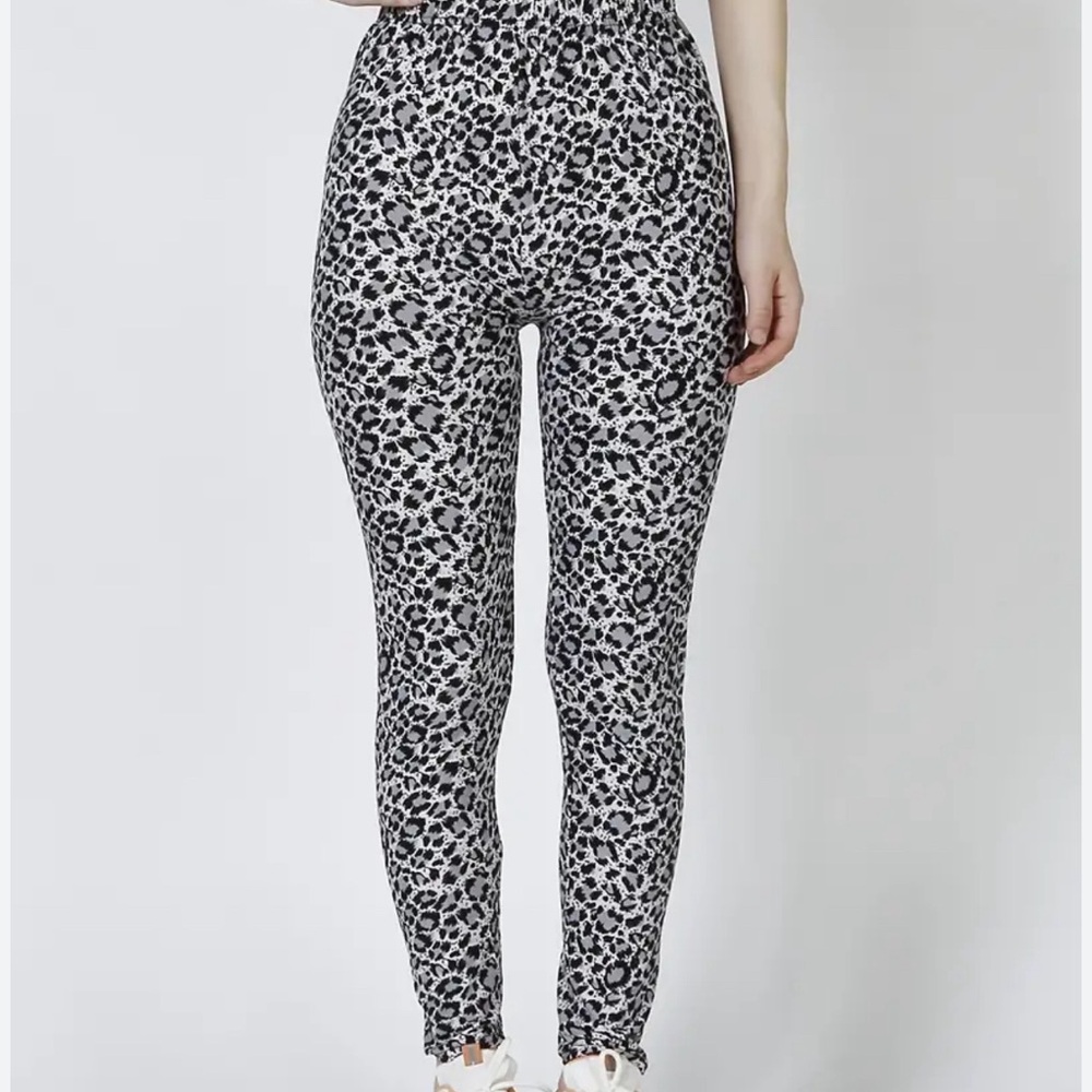 Snow Leopard athletic leggings